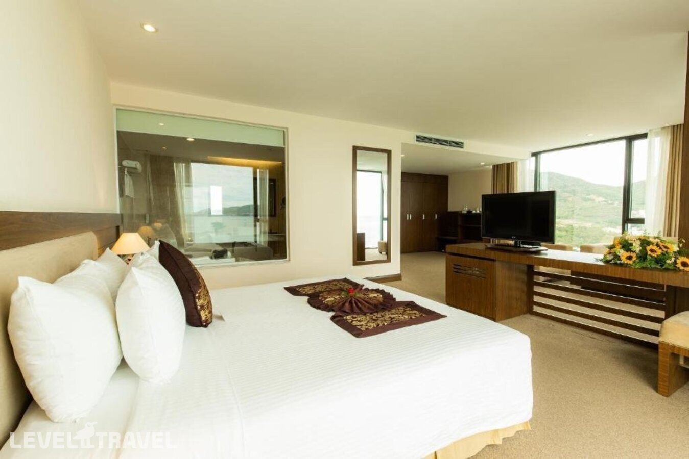 фотографии номера Представительский люкс отеля Muong Thanh Grand Nha Trang Hotel в Вьетнам(Нячанг) - фото №7