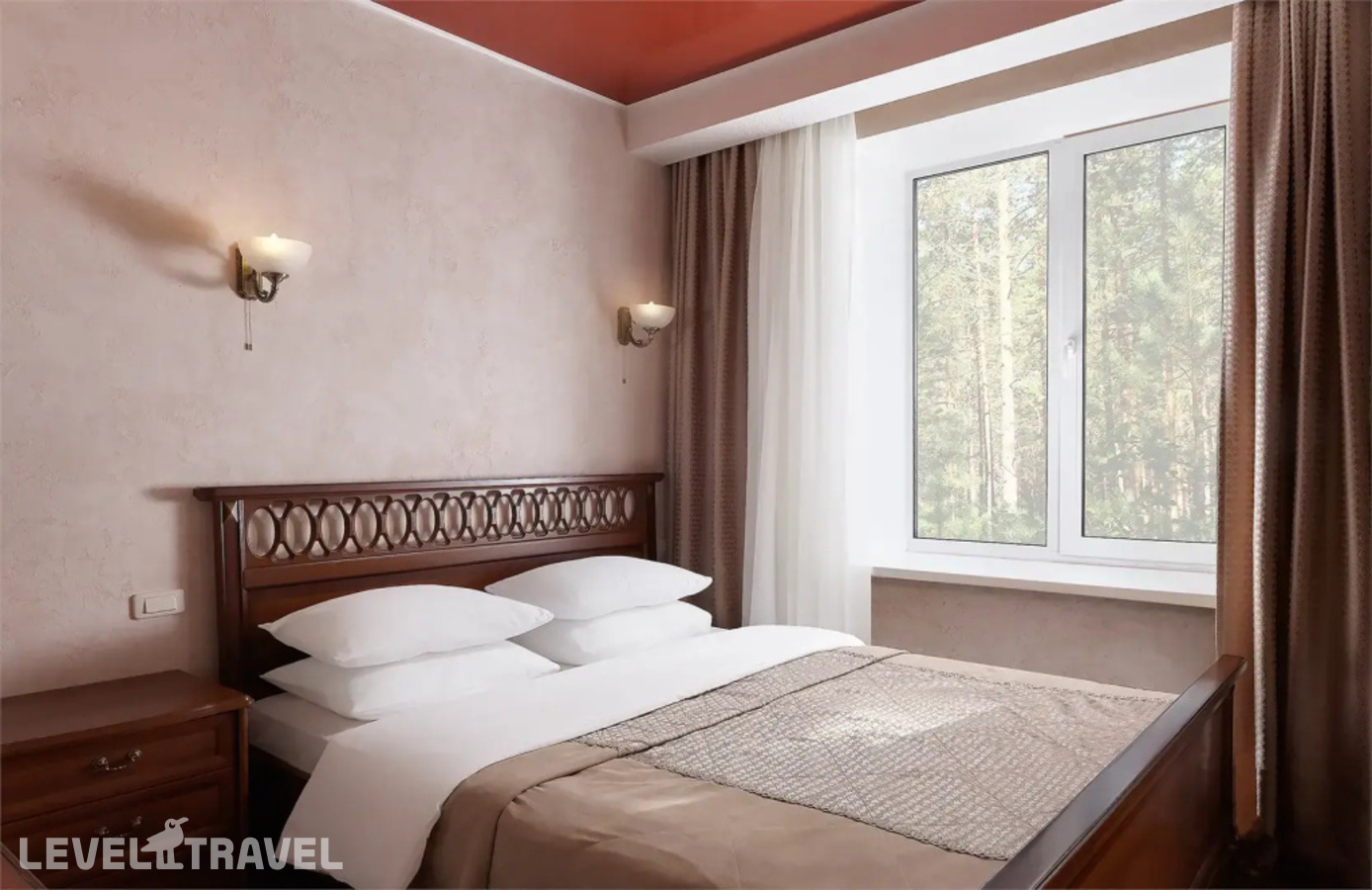 фотографии номера Двухместный номер Comfort (корпус 2) (двуспальная кровать) отеля Семейный Курорт Утес в Россия(Чебаркуль) - фото №6