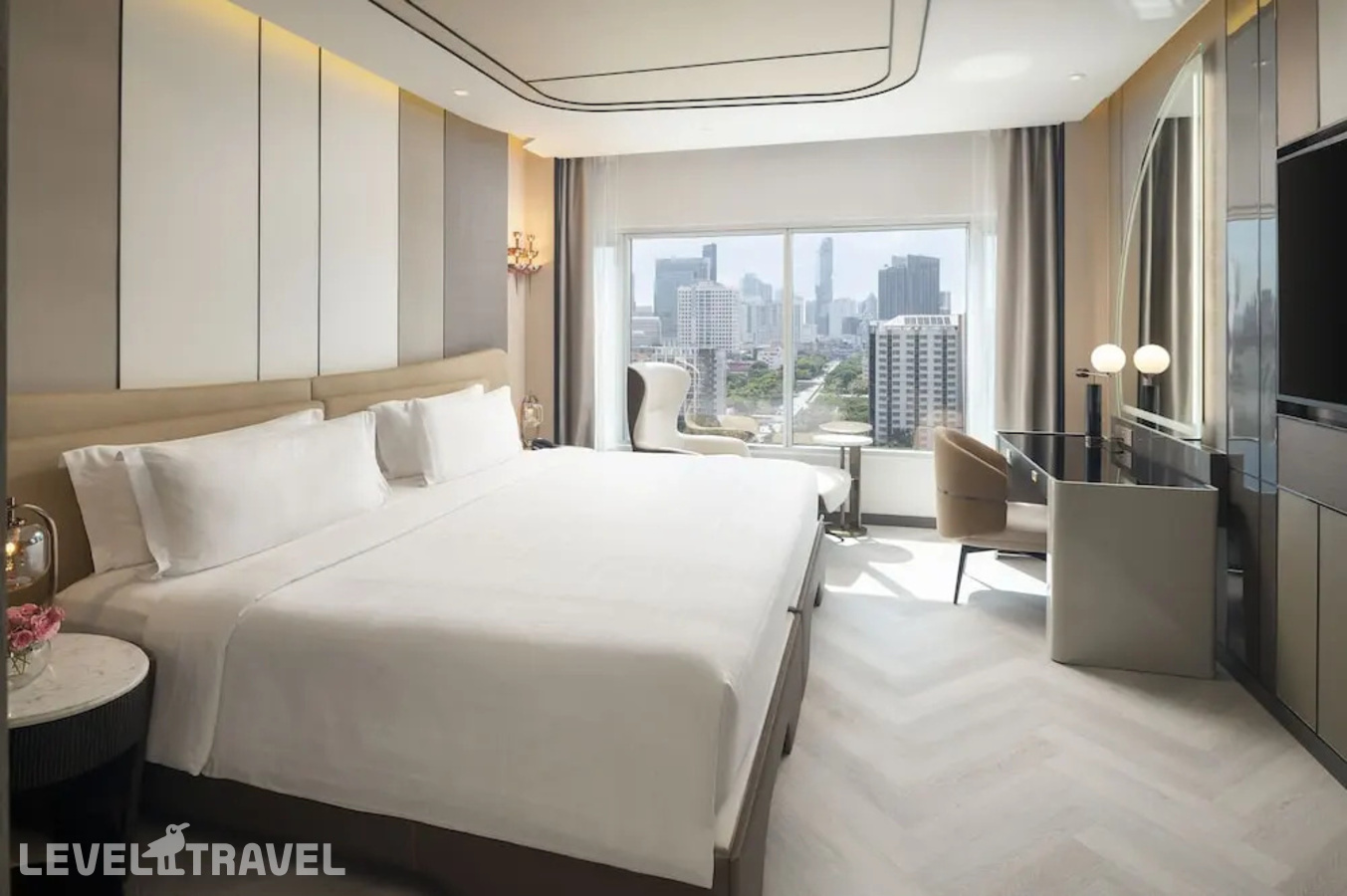 фотографии номера Люкс Премьер отеля Pathumwan Princess Hotel в Таиланд(Бангкок) - фото №1