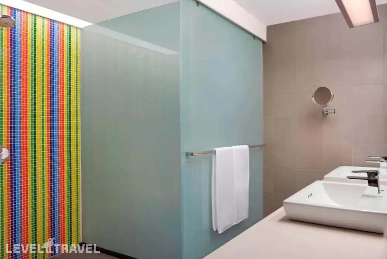 фотографии номера Двухместный люкс Breezy High Floor (двуспальная кровать) отеля Aloft Kuala Lumpur Sentral в Малайзия(Куала-Лумпур) - фото №3