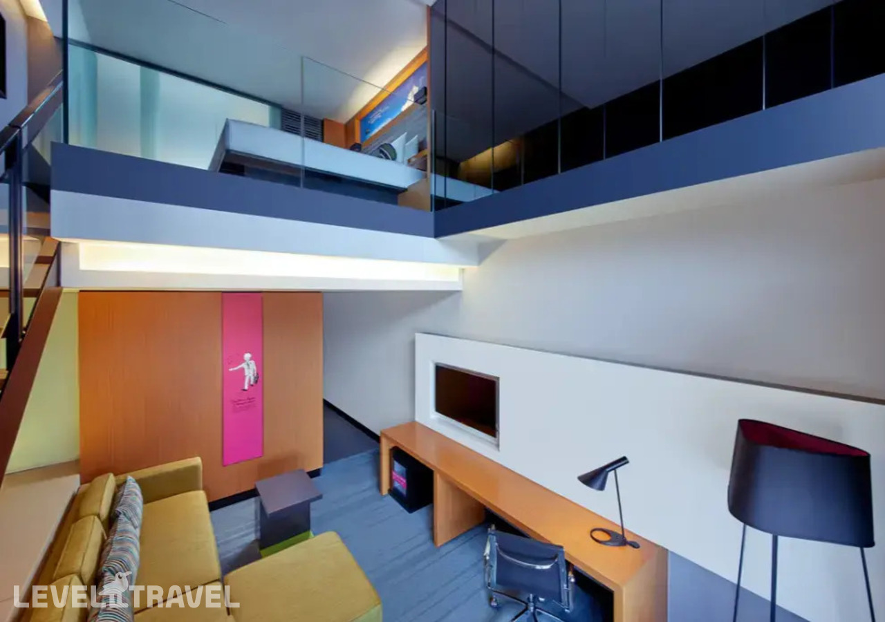 фотографии номера Двухместный люкс Duplex High Floor (двуспальная кровать) отеля Aloft Kuala Lumpur Sentral в Малайзия(Куала-Лумпур) - фото №2