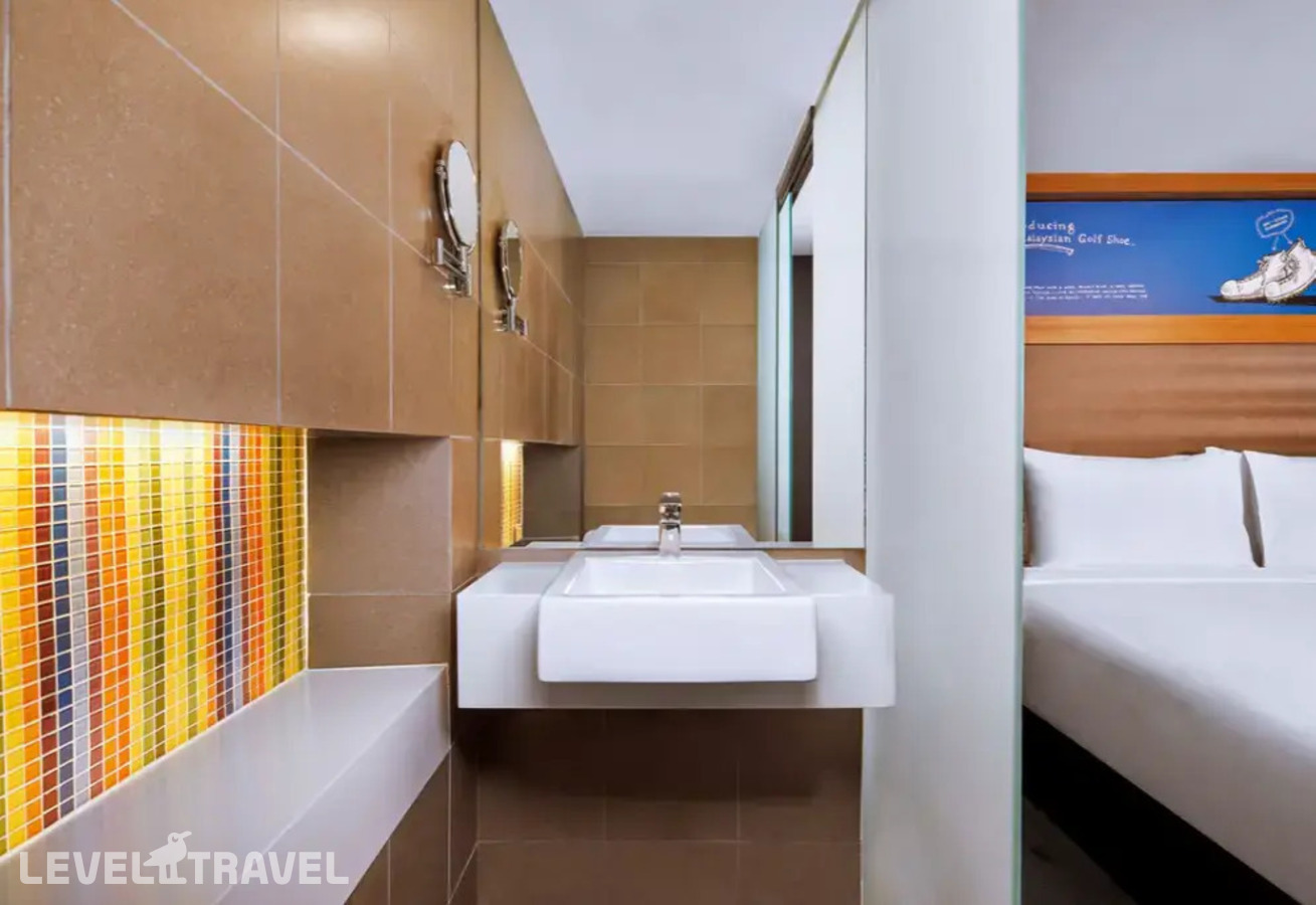 фотографии номера Двухместный люкс Duplex High Floor (двуспальная кровать) отеля Aloft Kuala Lumpur Sentral в Малайзия(Куала-Лумпур) - фото №6