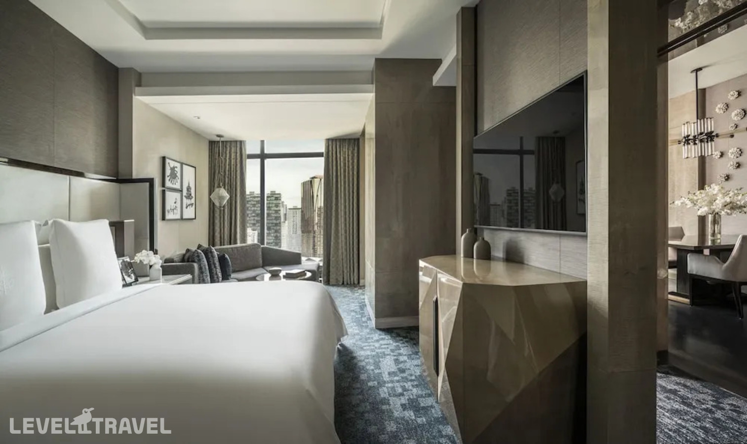 фотографии номера Люкс Premier с видом на парк отеля Four Seasons Hotel Kuala Lumpur в Малайзия(Куала-Лумпур) - фото №1