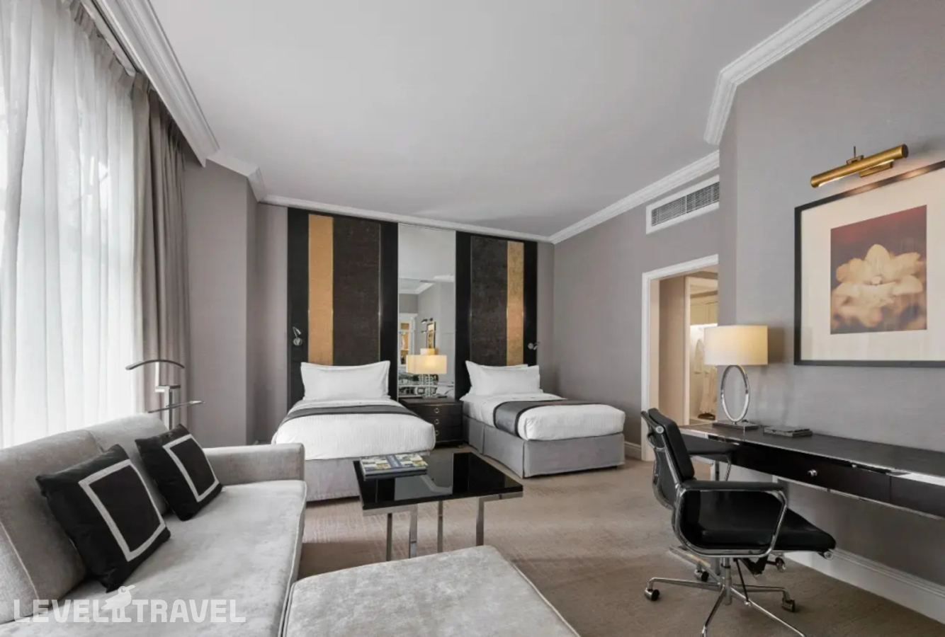 фотографии номера Двухместный номер Executive Deluxe (2 отдельные кровати) отеля The Ritz-Carlton, Kuala Lumpur в Малайзия(Куала-Лумпур) - фото №1