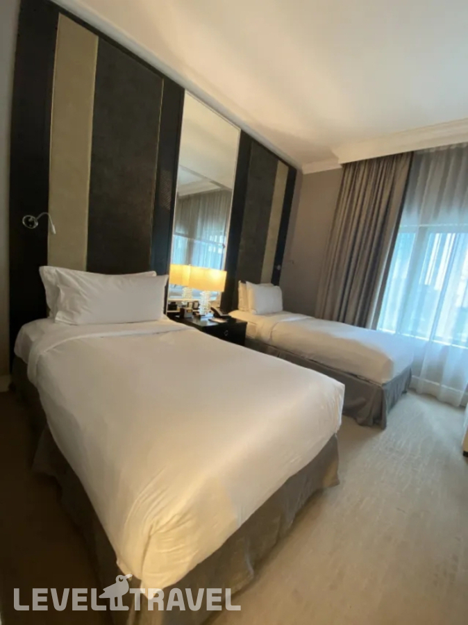 фотографии номера Двухместный клубный номер Executive Deluxe (2 отдельные кровати) отеля The Ritz-Carlton, Kuala Lumpur в Малайзия(Куала-Лумпур) - фото №5