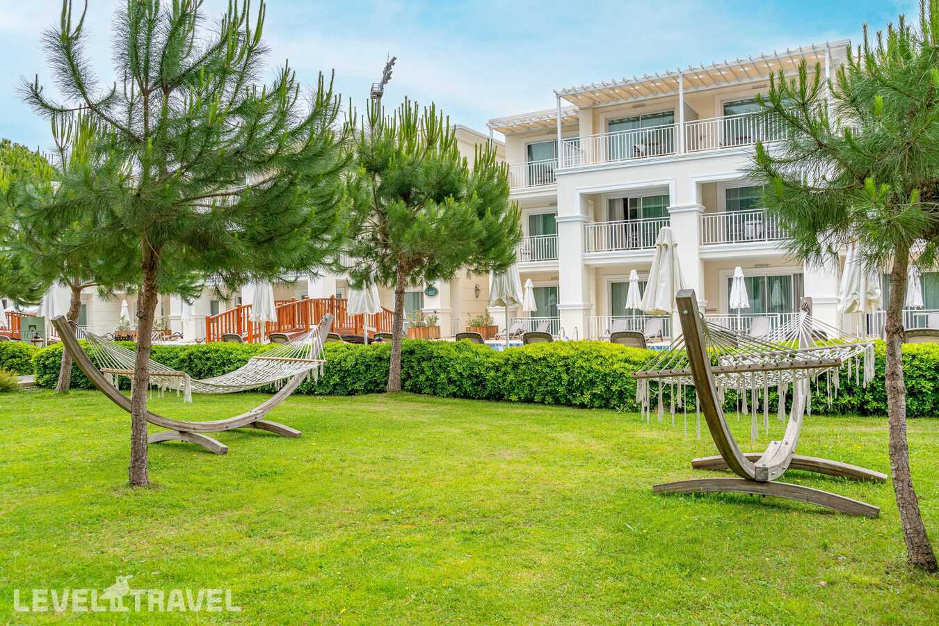 фотографии номера Семейный номер Jasmine с видом на бассейн отеля Bellis Deluxe Hotel в Турция(Кадрие) - фото №9
