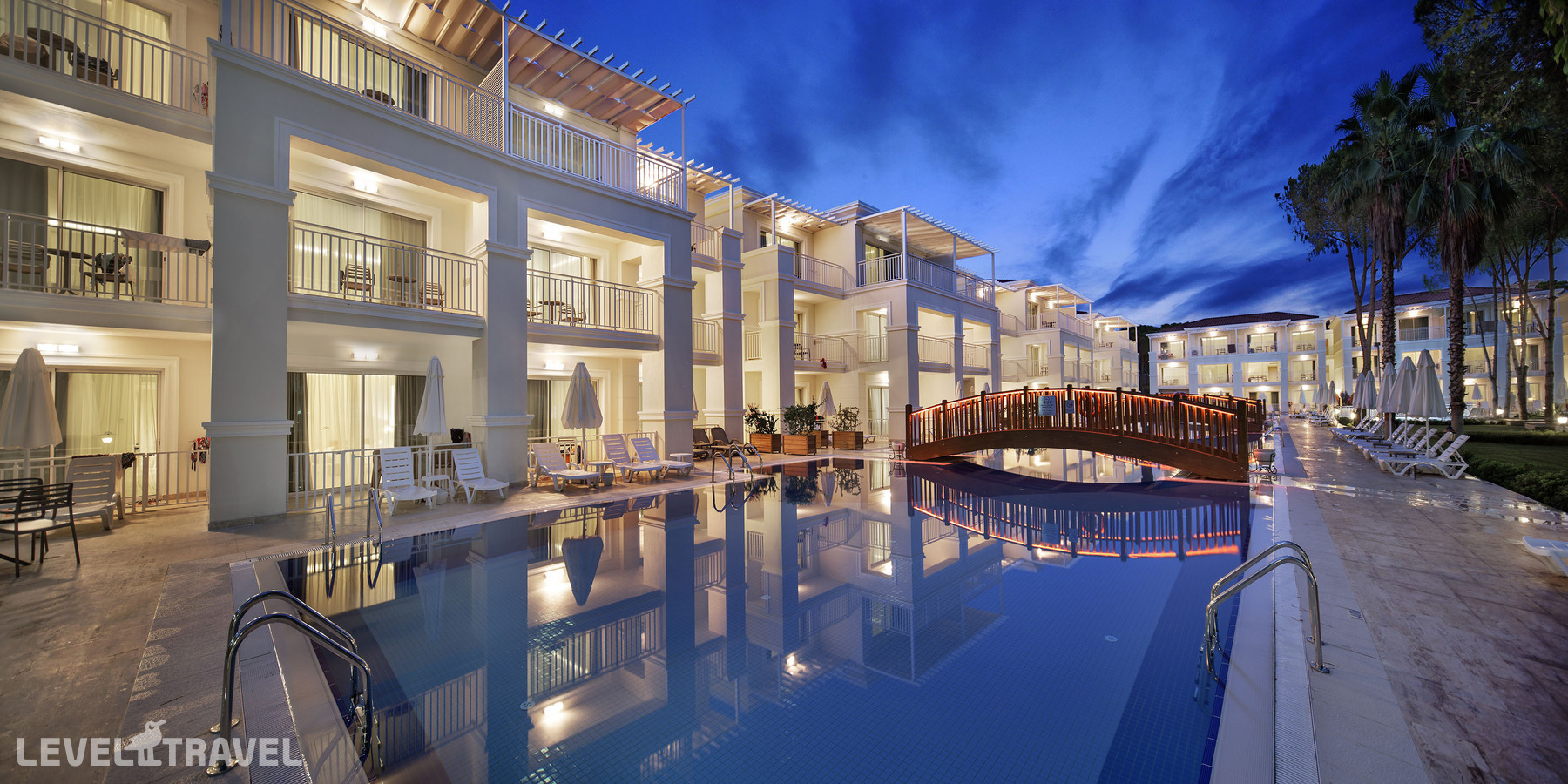 фотографии номера Семейный номер Jasmine с видом на бассейн отеля Bellis Deluxe Hotel в Турция(Кадрие) - фото №8