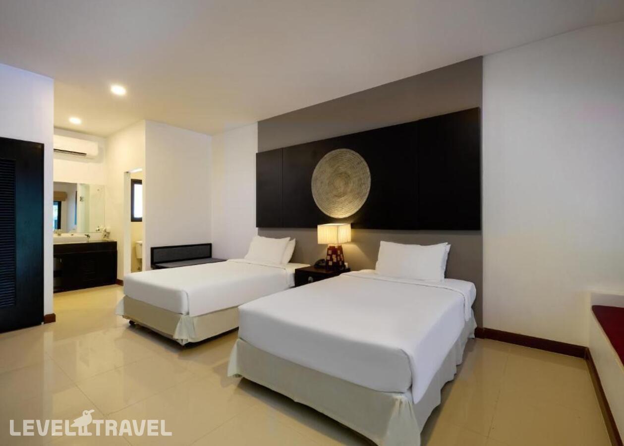 фотографии номера Гранд Делюкс Oriental (две односпальные кровати) отеля Nai Yang Beach Resort в Таиланд(Най Янг Бич) - фото №1
