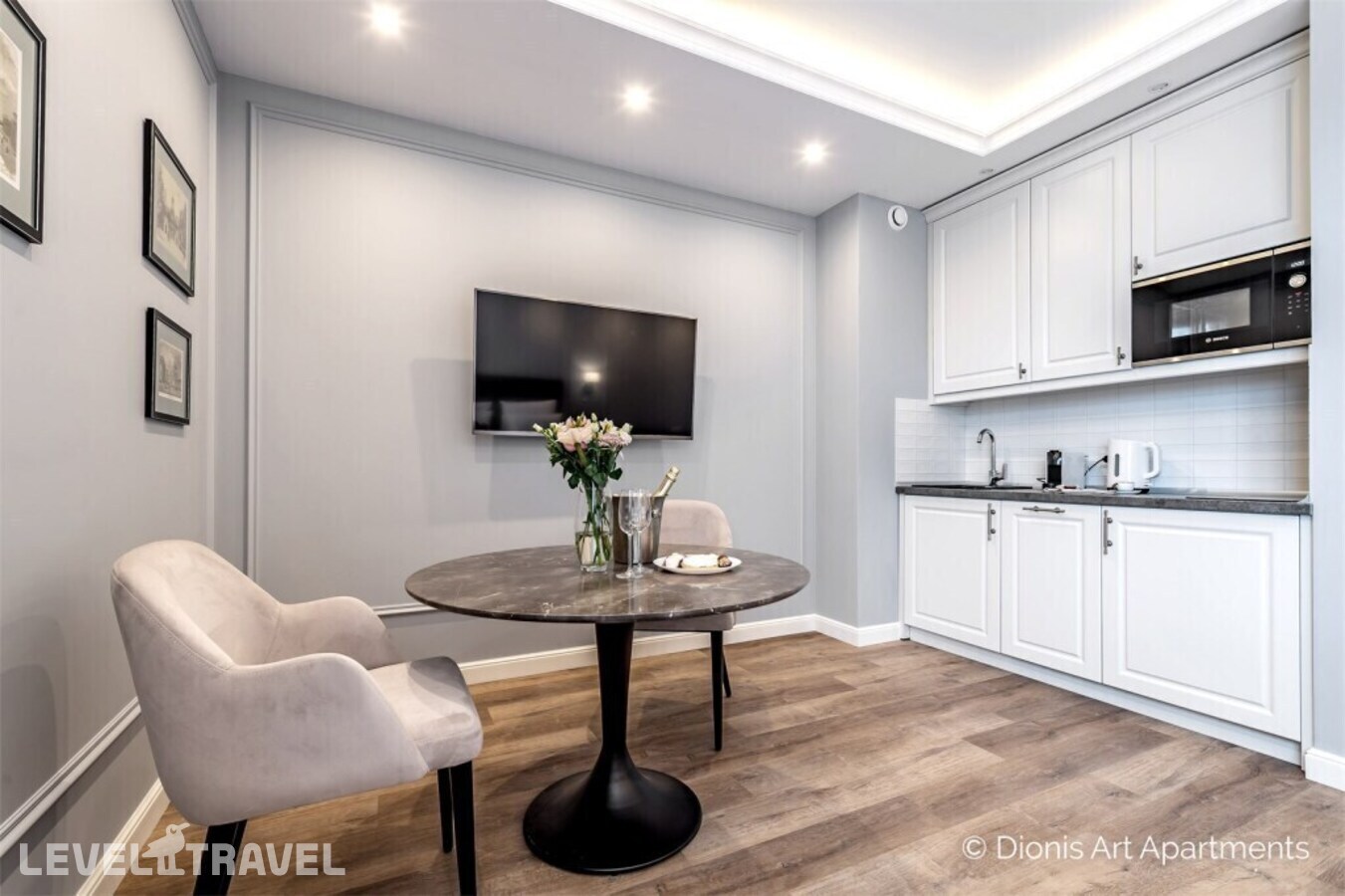 фотографии номера Апартаменты (двуспальная кровать) отеля Dionis Art Apartments в Россия(Центральный район) - фото №4