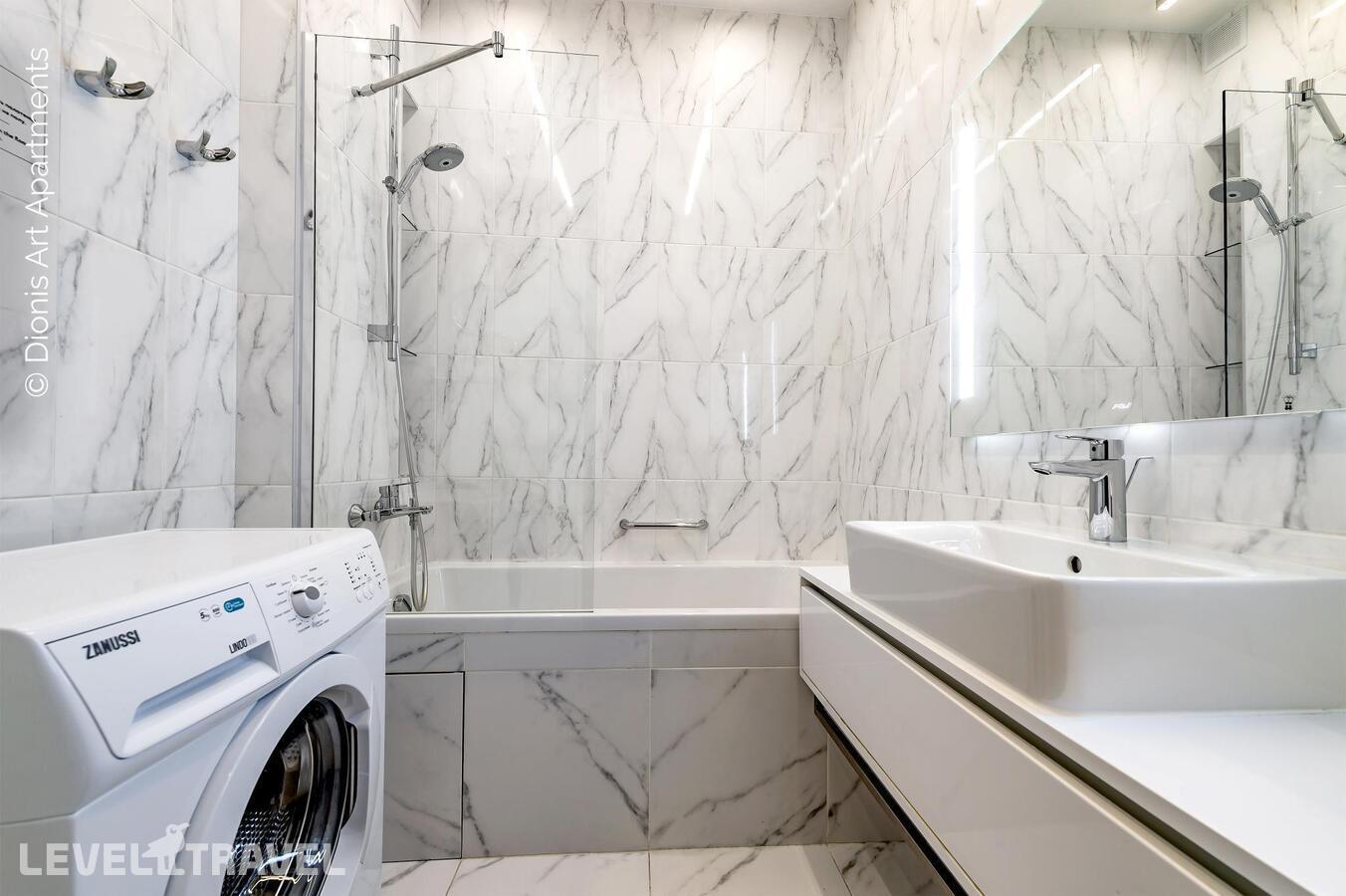 фотографии номера Улучшенные апартаменты (3 комнаты) отеля Dionis Art Apartments в Россия(Центральный район) - фото №6