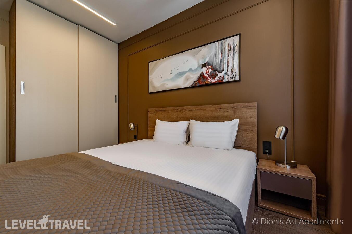 фотографии номера Улучшенные апартаменты (3 комнаты) отеля Dionis Art Apartments в Россия(Центральный район) - фото №9
