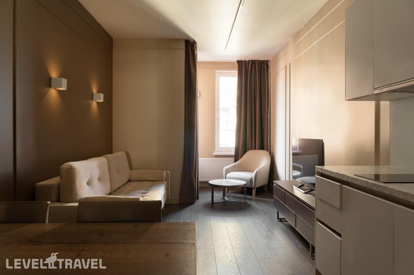 фотографии номера Улучшенные апартаменты (3 комнаты) отеля Dionis Art Apartments в Россия(Центральный район) - фото №3