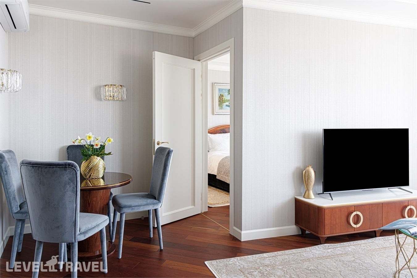 фотографии номера ЛЮКС -3х комнатный отеля Санаторий Одиссея в Россия(Лазаревское) - фото №13