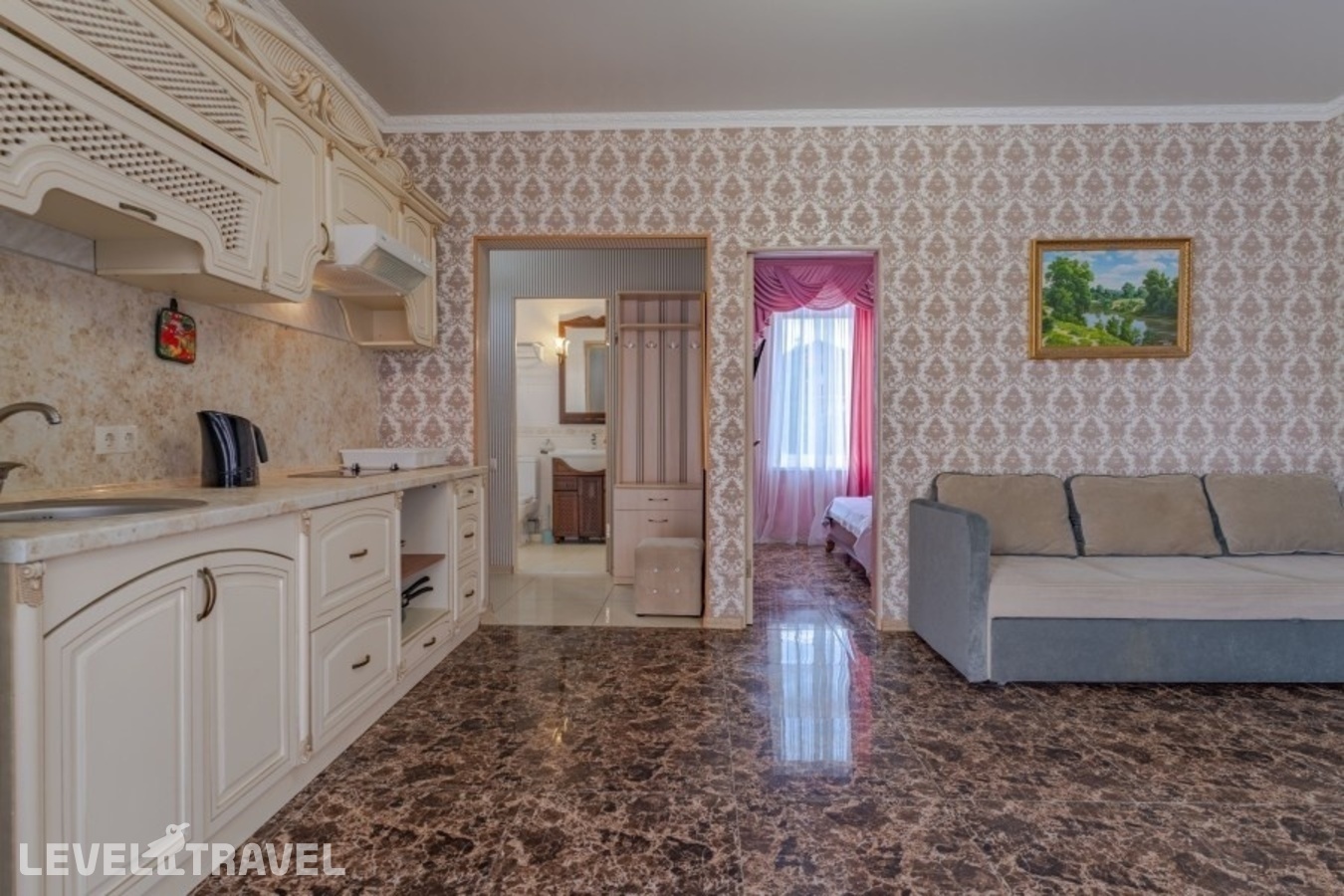 фотографии номера Улучшенные апартаменты отеля Sirius Guest House в Россия(Адлер) - фото №2