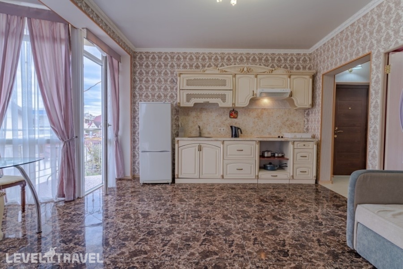 фотографии номера Улучшенные апартаменты отеля Sirius Guest House в Россия(Адлер) - фото №3