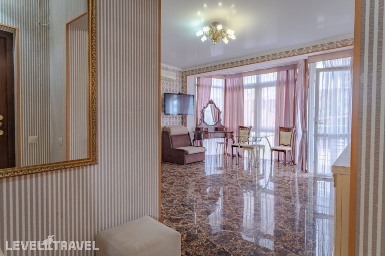 фотографии номера Улучшенные апартаменты отеля Sirius Guest House в Россия(Адлер) - фото №7