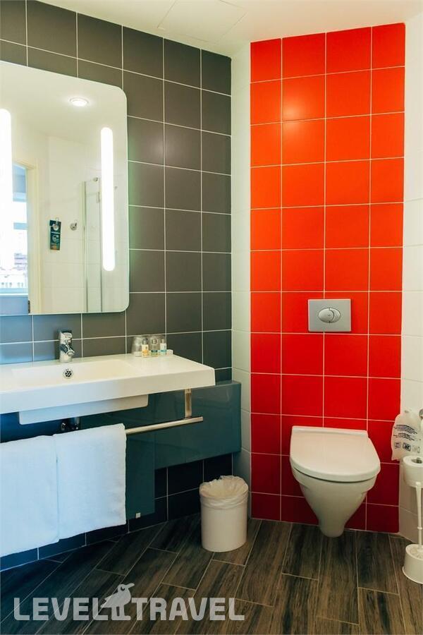 фотографии номера Семейный номер отеля Ibis Cheboksary Center (Ибис Чебоксары Центр) в Россия(Чебоксары) - фото №6
