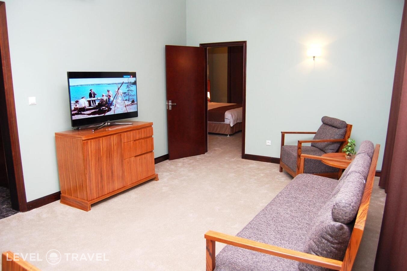 фотографии номера Люкс отеля Резиденция в Россия(Улан-Удэ) - фото №4