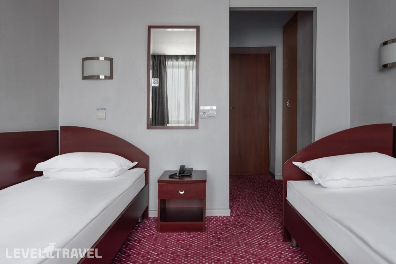 фотографии номера Стандартный (две односпальные кровати) отеля Marins Park Hotel Nizhny Novgorod (Маринс Парк Отель Нижний Новгород) в Россия(Канавинский район) - фото №1