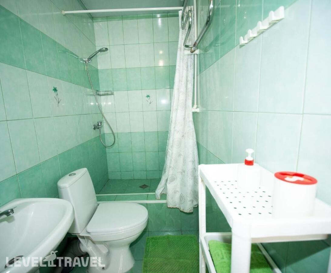 фотографии номера Стандартный (две односпальные кровати) отеля Отель Центральный в Россия(Новороссийск) - фото №8
