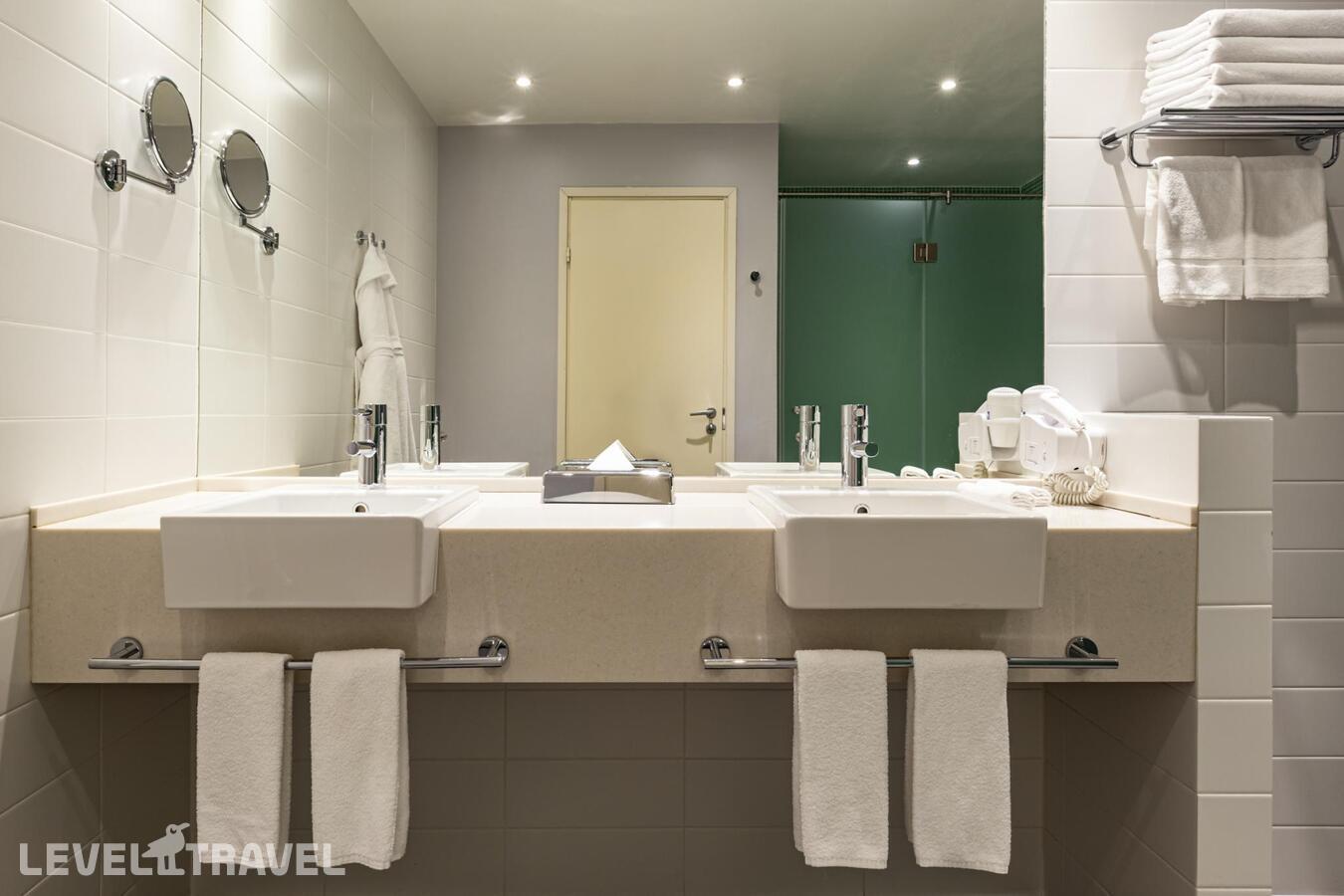 фотографии номера Апартаменты люкс отеля Московские Ворота (Бывш. Holiday Inn Московские Ворота) в Россия(Московский район) - фото №15