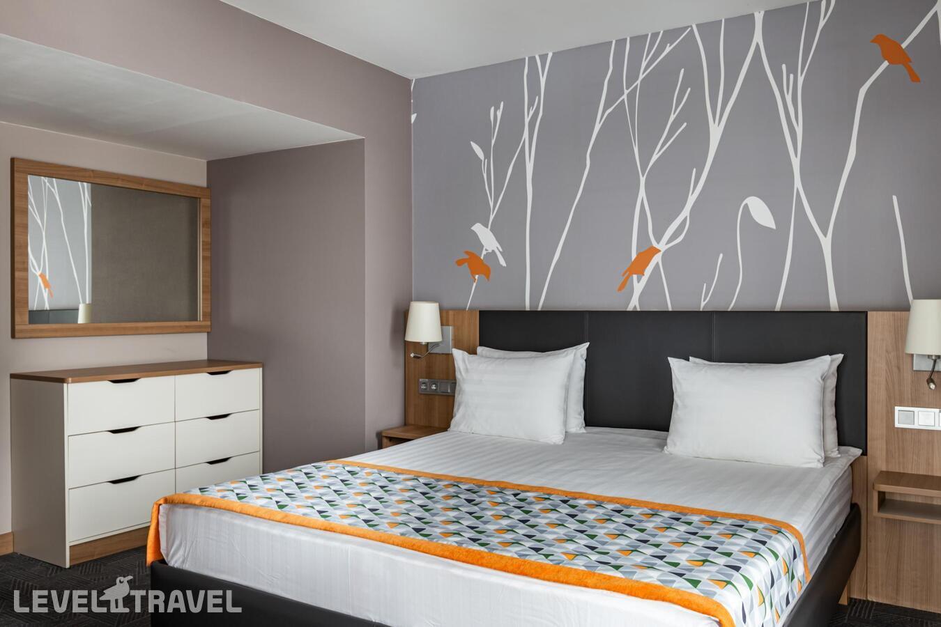 фотографии номера Апартаменты люкс отеля Московские Ворота (Бывш. Holiday Inn Московские Ворота) в Россия(Московский район) - фото №3