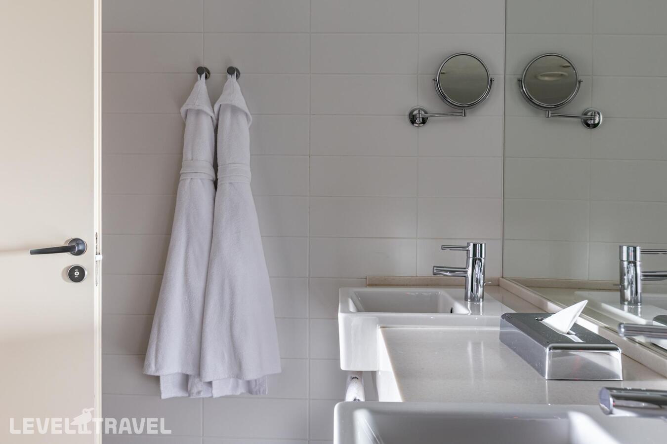 фотографии номера Апартаменты люкс отеля Московские Ворота (Бывш. Holiday Inn Московские Ворота) в Россия(Московский район) - фото №18
