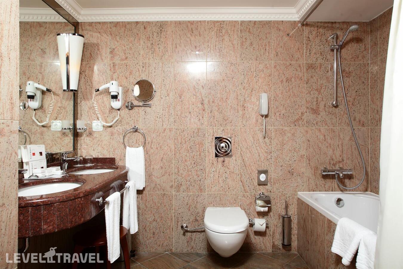 фотографии номера Люкс отеля Crowne Plaza Minsk Hotel в Беларусь(Минск) - фото №4