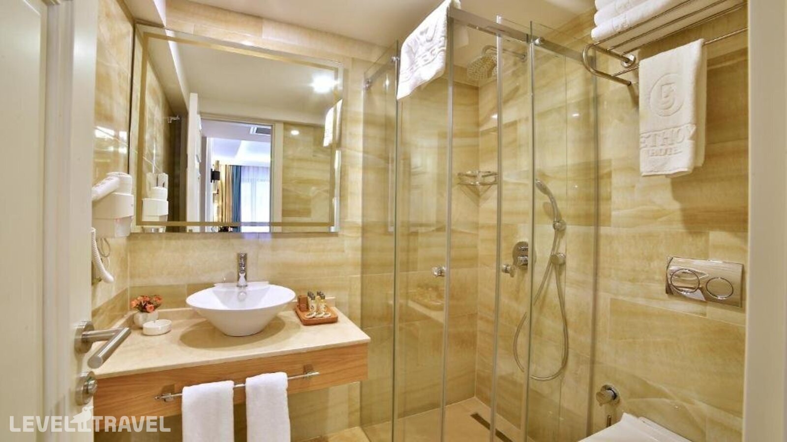 фотографии номера Трехместный делюкс отеля Beethoven Premium Hotel в Турция(Фатих) - фото №12