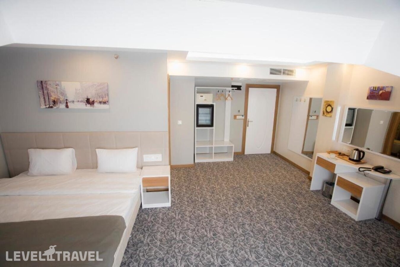 фотографии номера Семейный роскошный люкс отеля Royal Inci Airport Hotel в Турция(Кючюкчекмедже) - фото №35