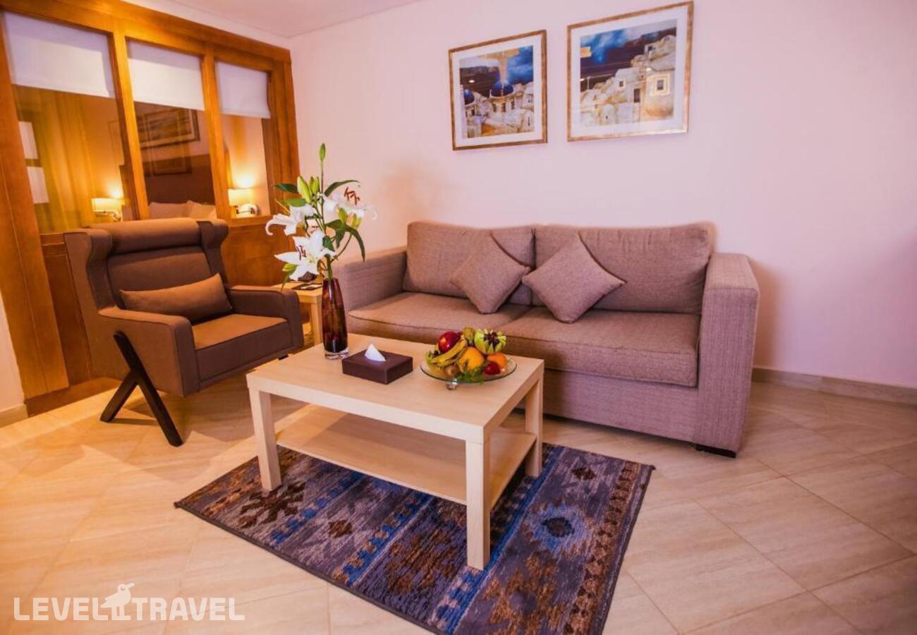 фотографии номера Люкс отеля Sky View Suites Hotel в Египет(Хургада (город)) - фото №7