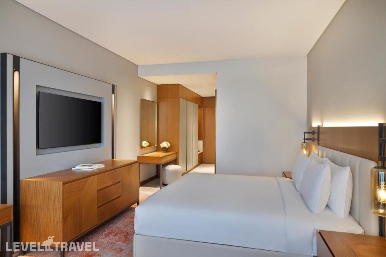 фотографии номера Улучшенный с видом на море отеля DoubleTree by Hilton Sharjah Waterfront Hotel And Residences в ОАЭ(Шарджа) - фото №16
