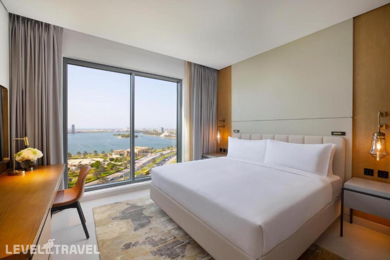 фотографии номера Апартаменты (2 спальни) отеля DoubleTree by Hilton Sharjah Waterfront Hotel And Residences в ОАЭ(Шарджа) - фото №1