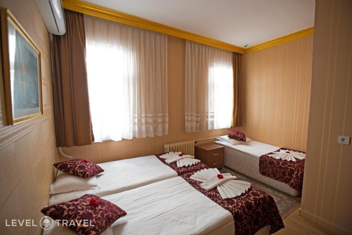 фотографии номера Трехместный номер отеля Sirkeci Emek Hotel в Турция(Сиркеджи) - фото №2