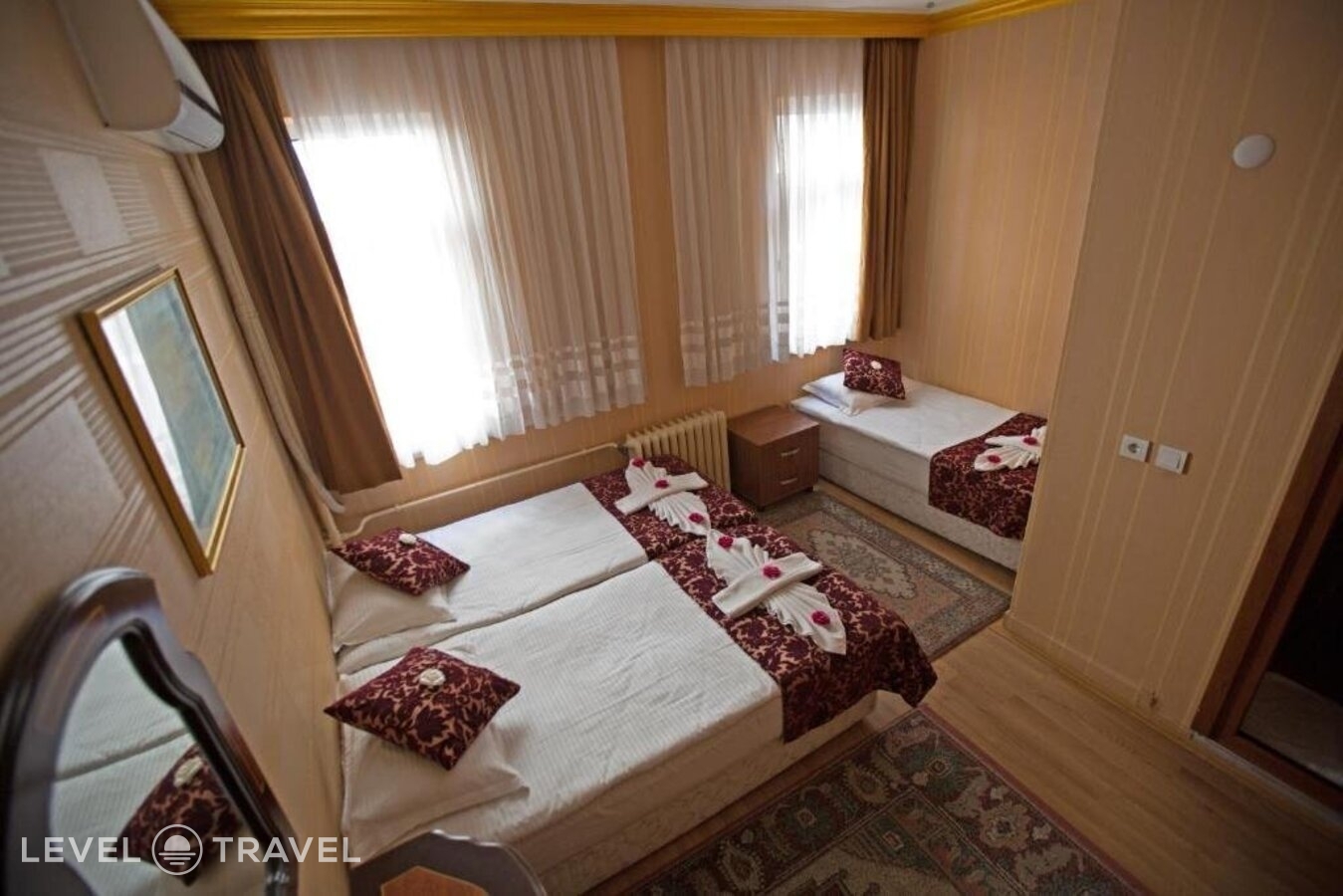фотографии номера Трехместный номер отеля Sirkeci Emek Hotel в Турция(Сиркеджи) - фото №1
