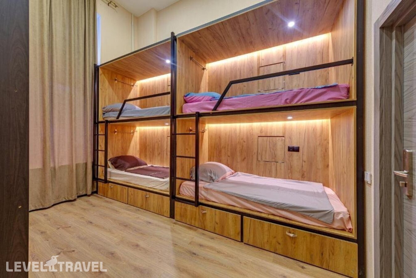 фотографии номера Общий мужской номер отеля Хостел Rooms в Россия(Юго-восточный административный округ (ЮВАО)) - фото №21