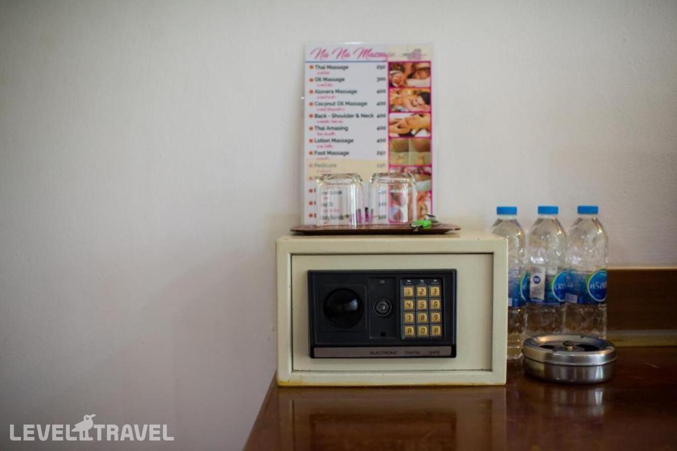 фотографии номера Стандартный номер отеля Magnific Guesthouse Patong в Таиланд(Патонг Бич) - фото №4