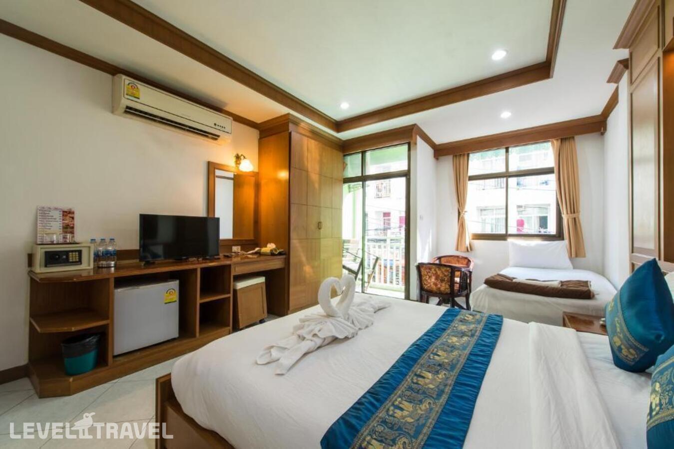 фотографии номера Семейный номер отеля Magnific Guesthouse Patong в Таиланд(Патонг Бич) - фото №1