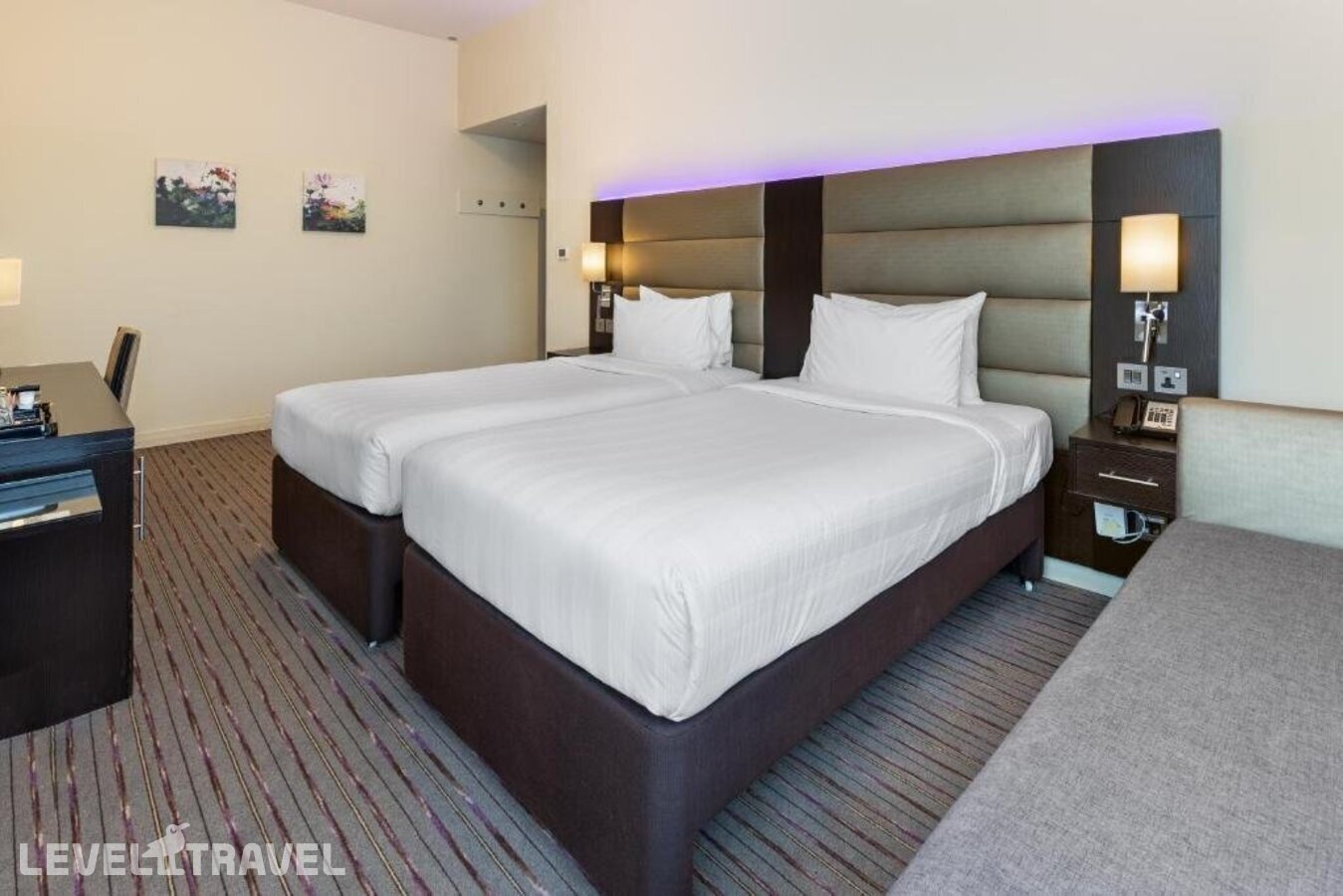 фотографии номера Стандартный (две односпальные кровати) отеля Premier Inn Dubai Ibn Battuta Mall в ОАЭ(Джебель-Али) - фото №5
