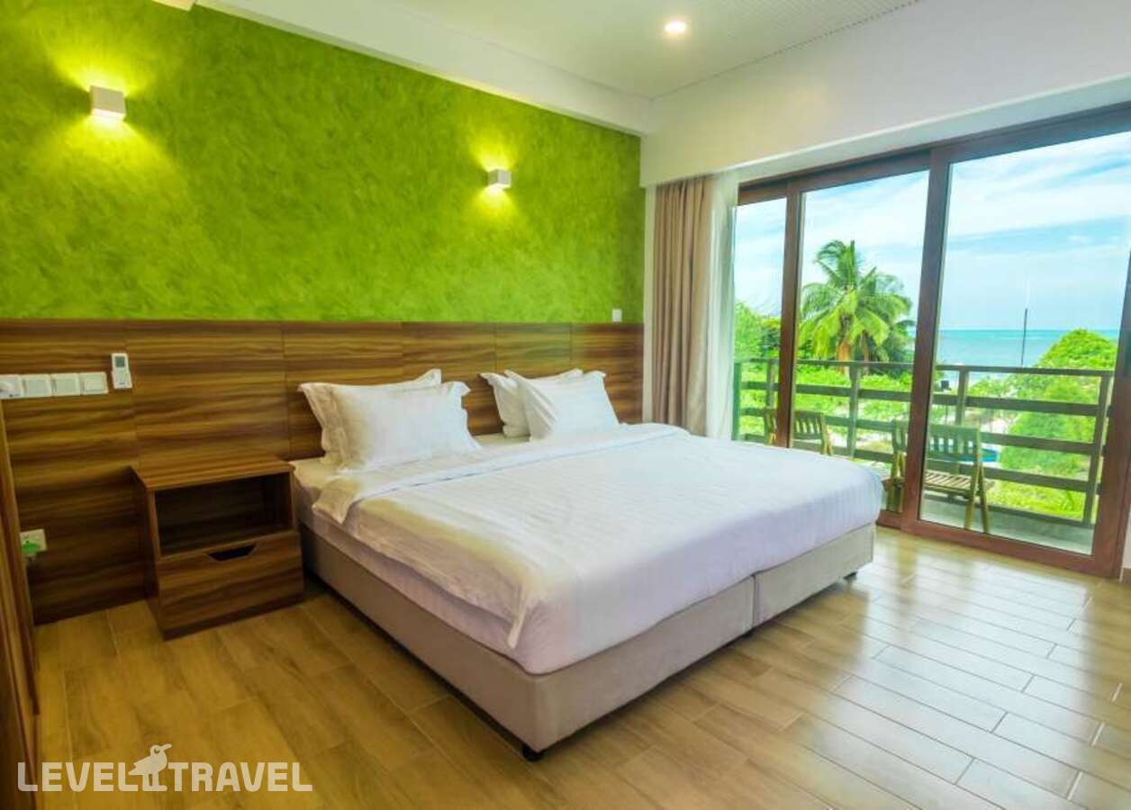 фотографии номера Делюкс с видом на море отеля Olive Goidhoo Guest House в Мальдивы(Баа Атолл) - фото №1