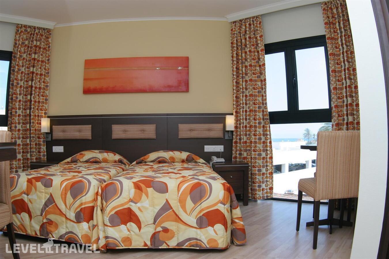 фотографии номера Одноместный номер отеля Livadhiotis City Hotel в Кипр(Ларнака) - фото №1