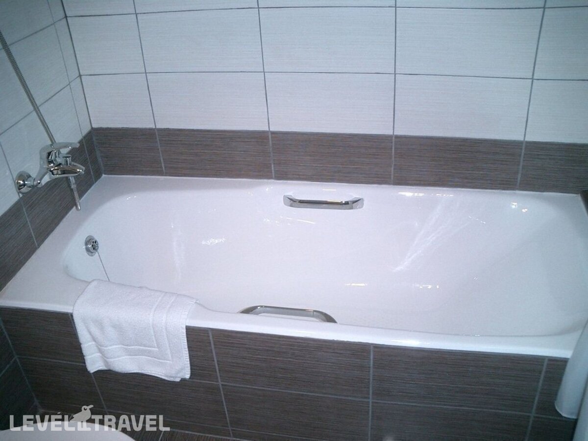 фотографии номера Одноместный номер отеля Livadhiotis City Hotel в Кипр(Ларнака) - фото №6