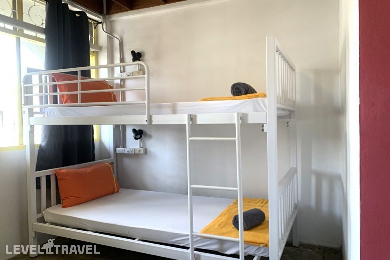 фотографии номера Общий номер отеля Sleep Sheep Phuket Hostel в Таиланд(город Пхукет) - фото №1