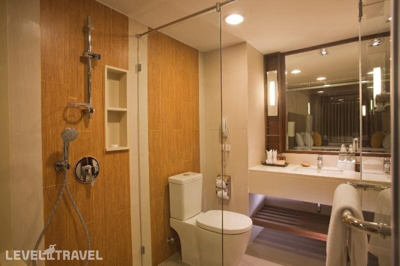 фотографии номера Стандартный номер отеля Courtyard By Marriott Phuket Patong Beach (Ex. Patong Merlin) в Таиланд(Патонг Бич) - фото №9