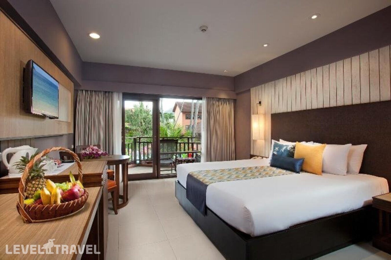 фотографии номера Стандартный номер отеля Courtyard By Marriott Phuket Patong Beach (Ex. Patong Merlin) в Таиланд(Патонг Бич) - фото №5