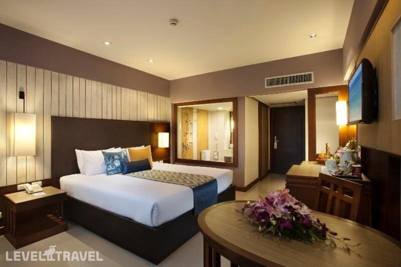 фотографии номера Стандартный номер отеля Courtyard By Marriott Phuket Patong Beach (Ex. Patong Merlin) в Таиланд(Патонг Бич) - фото №7