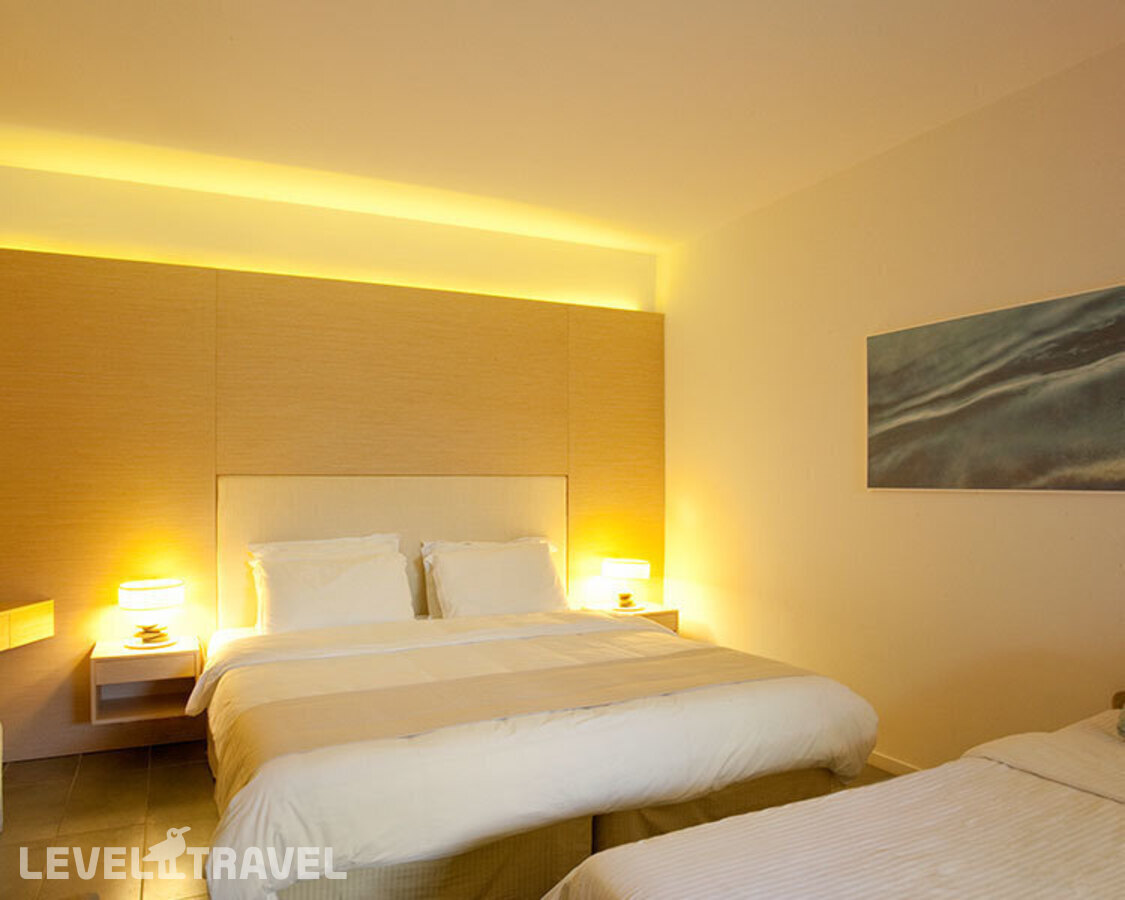 фотографии номера Размещение по прибытии отеля Capo Bay Hotel в Кипр(Фиг Три Бэй) - фото №1