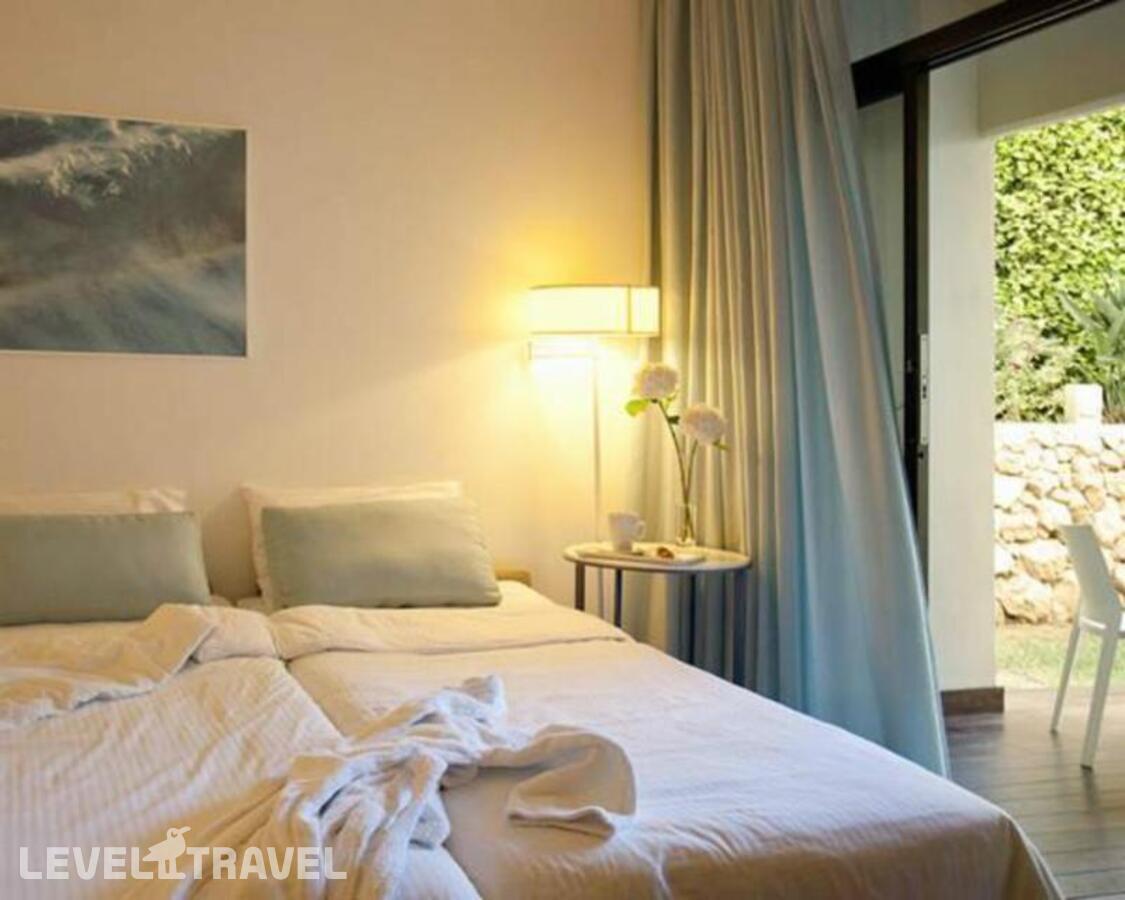 фотографии номера Стандартный номер отеля Capo Bay Hotel в Кипр(Фиг Три Бэй) - фото №27