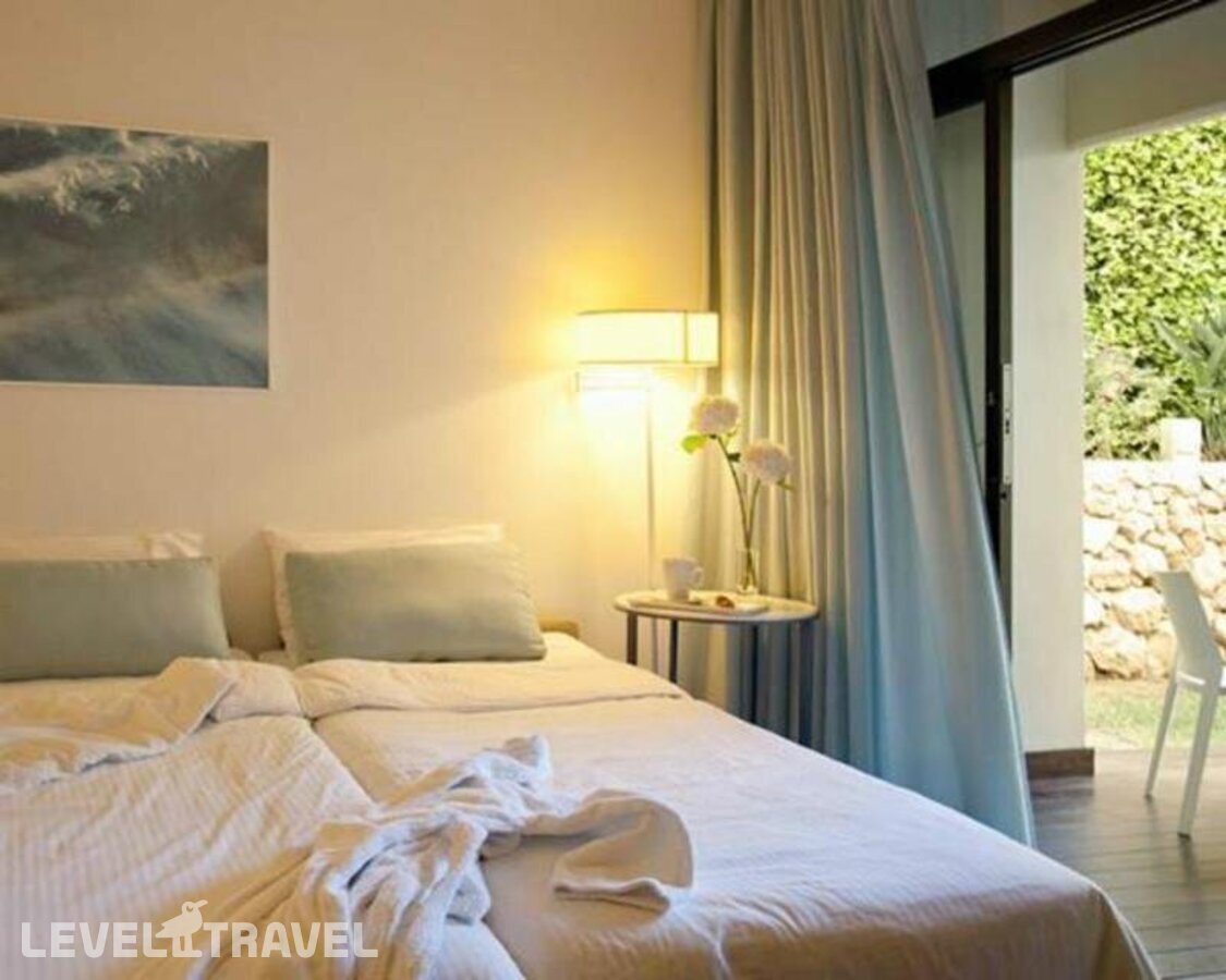 фотографии номера Стандартный номер отеля Capo Bay Hotel в Кипр(Фиг Три Бэй) - фото №19