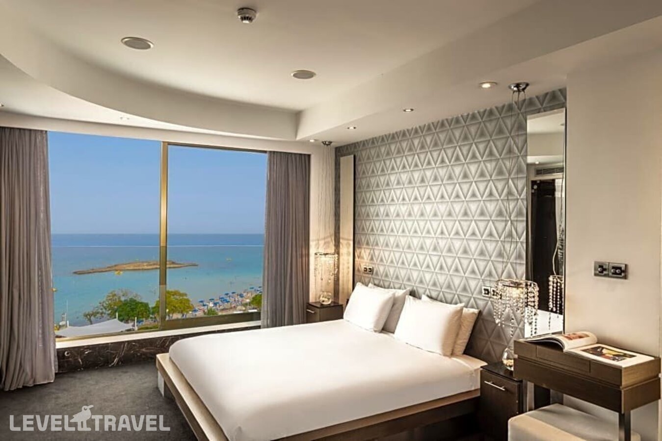 фотографии номера Полулюкс с видом на море отеля Capo Bay Hotel в Кипр(Фиг Три Бэй) - фото №18